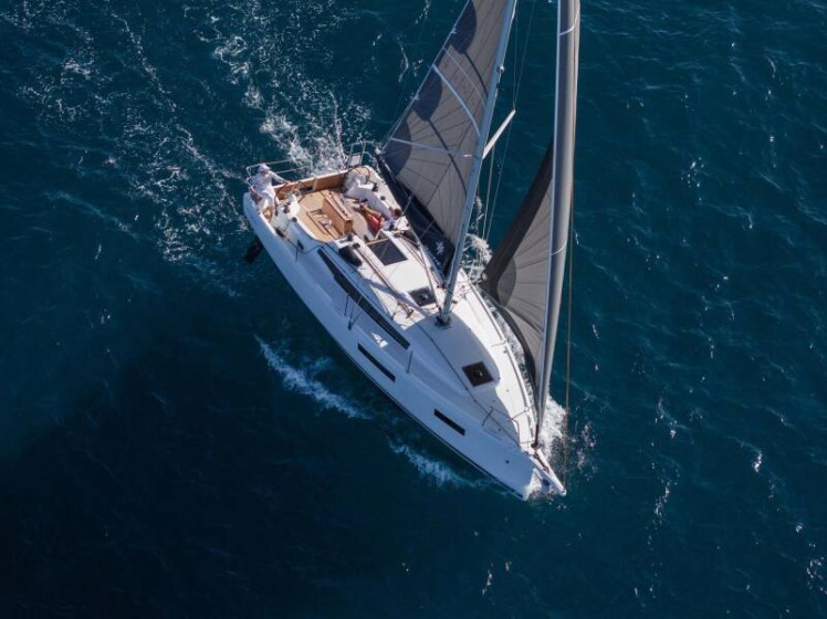 Sun Odyssey 350 - Boatscribe.com