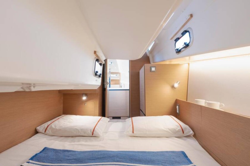 Sun Odyssey 350 - Boatscribe.com