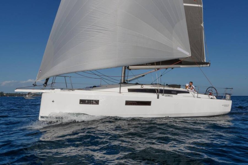 Sun Odyssey 350 - Boatscribe.com