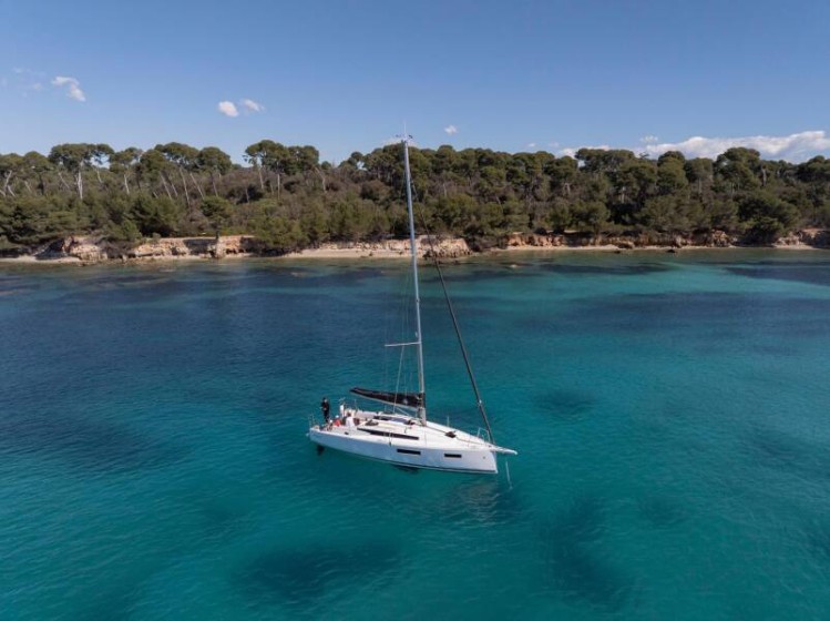 Sun Odyssey 350 - Boatscribe.com