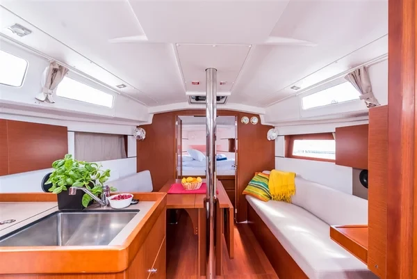 Oceanis 35.1 - Boatscribe.com