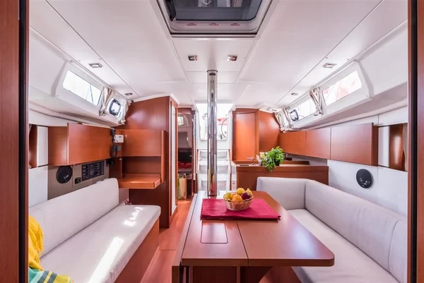 Oceanis 35.1 - Boatscribe.com
