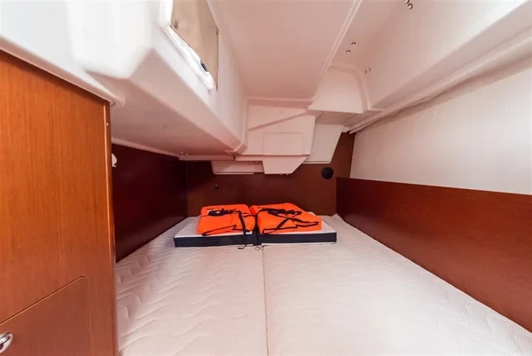 Oceanis 35.1 - Boatscribe.com