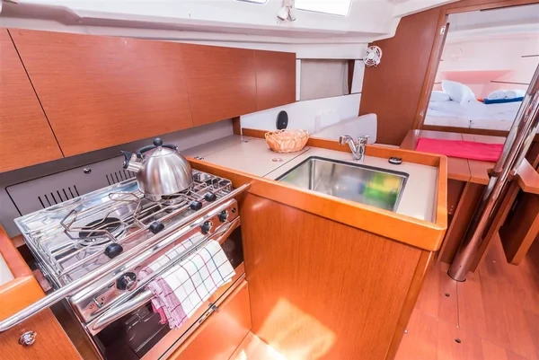 Oceanis 35.1 - Boatscribe.com