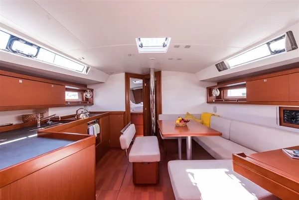 Oceanis 45 - Boatscribe.com