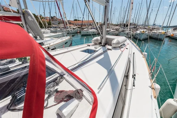 Oceanis 45 - Boatscribe.com