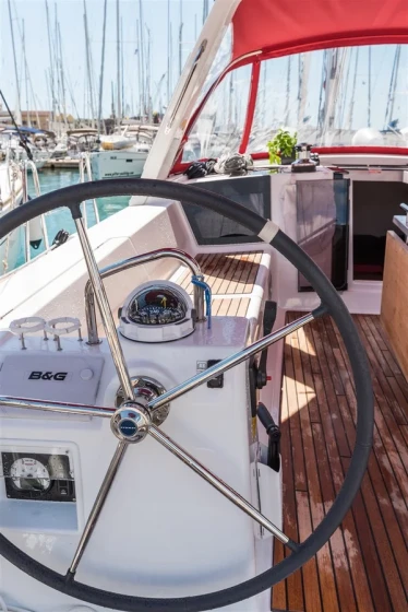Oceanis 45 - Boatscribe.com