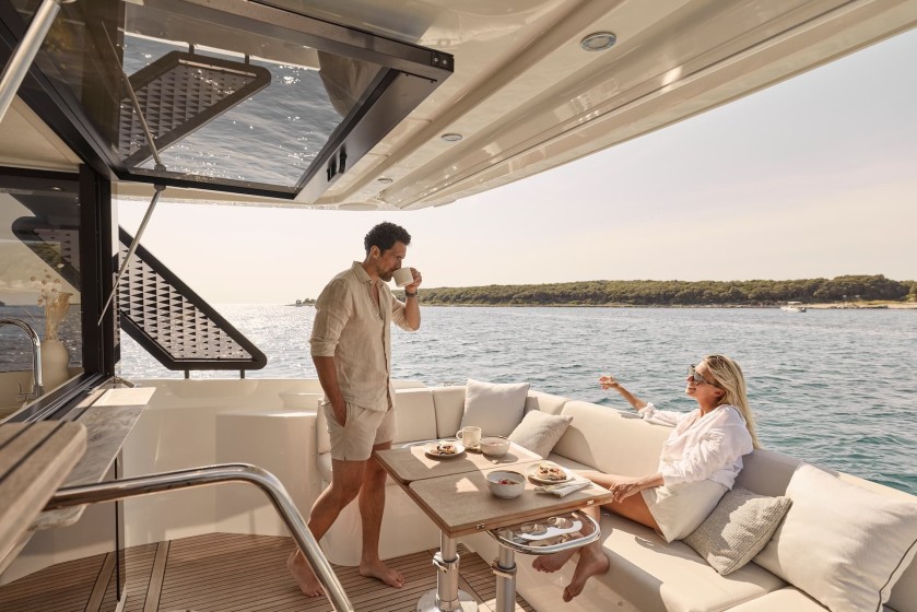 Prestige F4.3 - Boatscribe.com