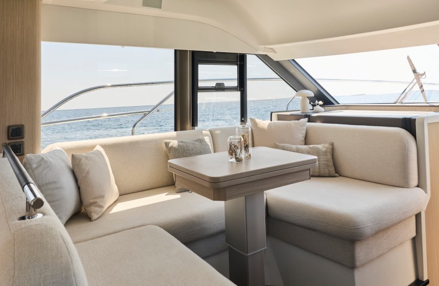 Prestige F4.3 - Boatscribe.com