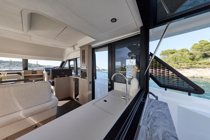 Prestige F4.3 - Boatscribe.com