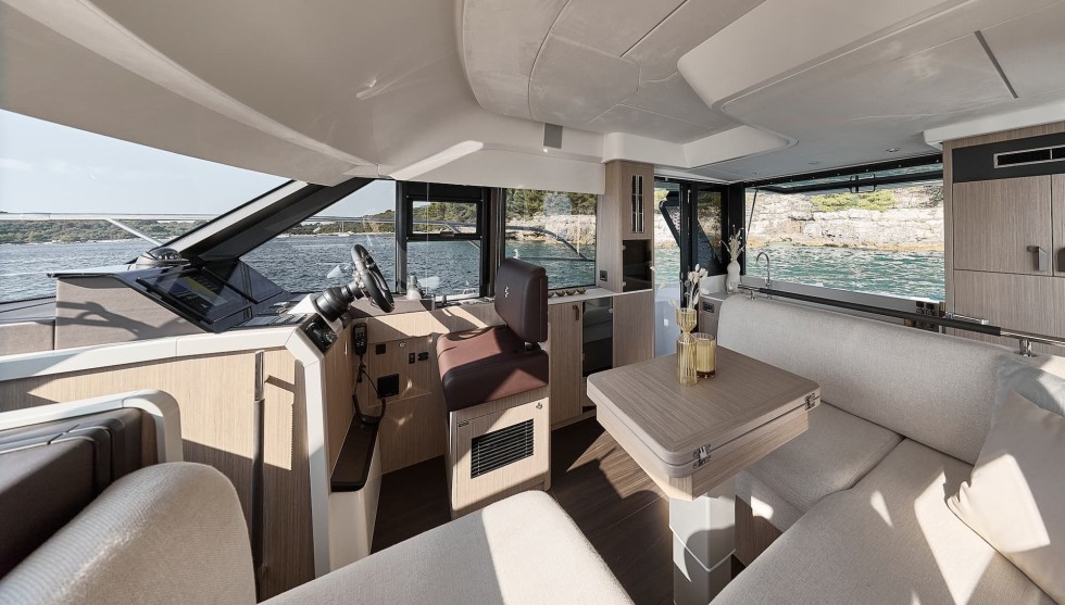 Prestige F4.3 - Boatscribe.com