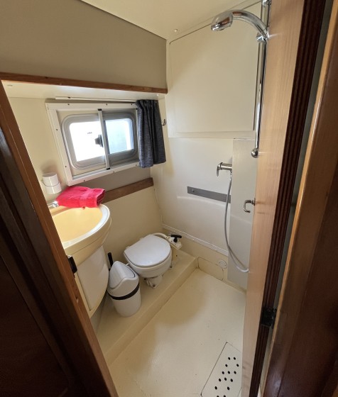 Houseboat - Boatscribe.com