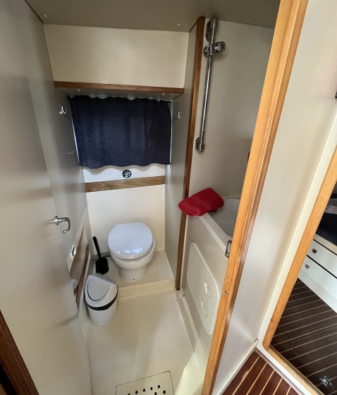 Houseboat - Boatscribe.com