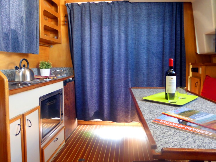 Houseboat - Boatscribe.com