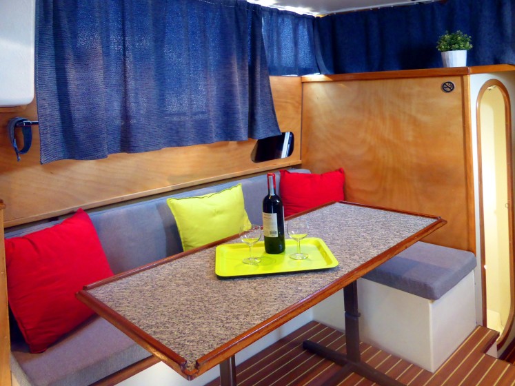 Houseboat - Boatscribe.com