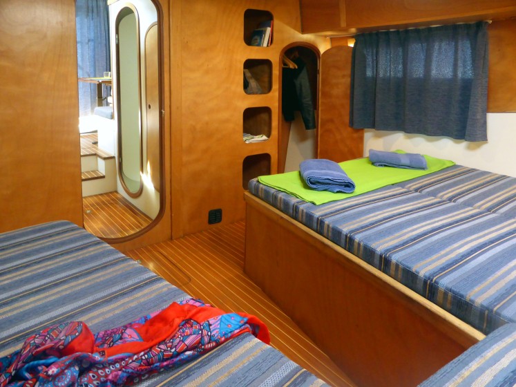Houseboat - Boatscribe.com