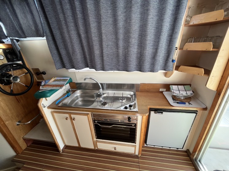 Houseboat - Boatscribe.com