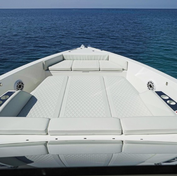 De Antonio D42 - Boatscribe.com