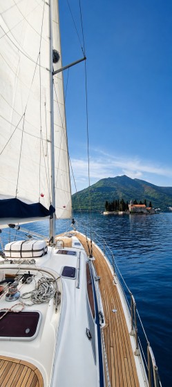 Bavaria Vision 50 - Boatscribe.com