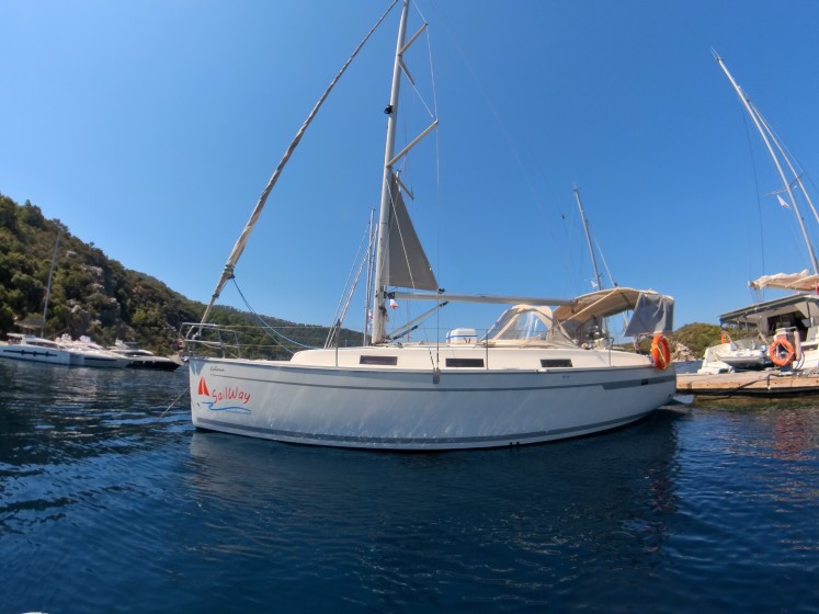 Bavaria 32 Cruiser - Boatscribe.com