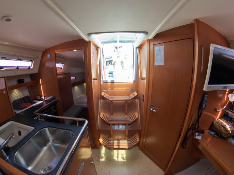 Bavaria 32 Cruiser - Boatscribe.com