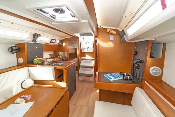 Sun Odyssey 349 - Boatscribe.com