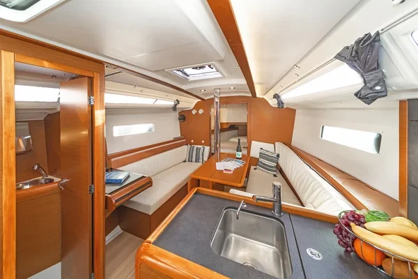 Sun Odyssey 349 - Boatscribe.com