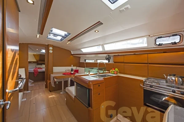 Sun Odyssey 419 - Boatscribe.com