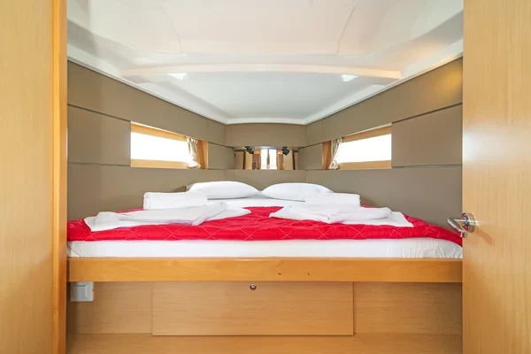 Oceanis 38.1 - Boatscribe.com