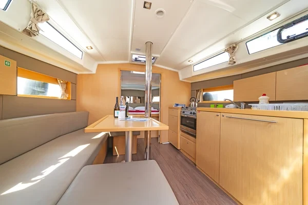 Oceanis 38.1 - Boatscribe.com
