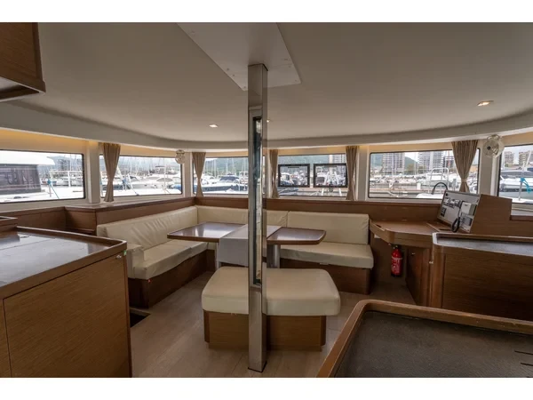 Lagoon 42 - Boatscribe.com