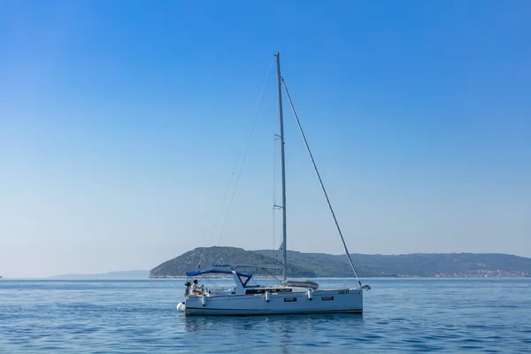 Oceanis 38.1 - Boatscribe.com