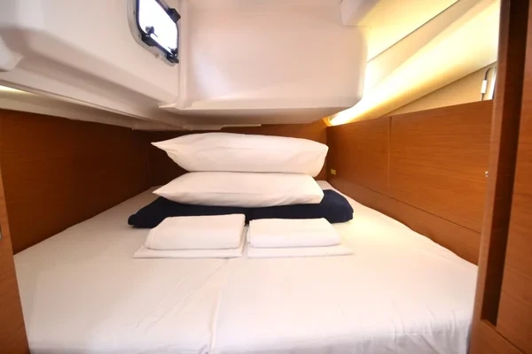 Sun Odyssey 440 - Boatscribe.com