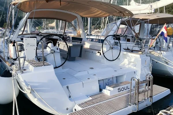 Oceanis 45 - Boatscribe.com