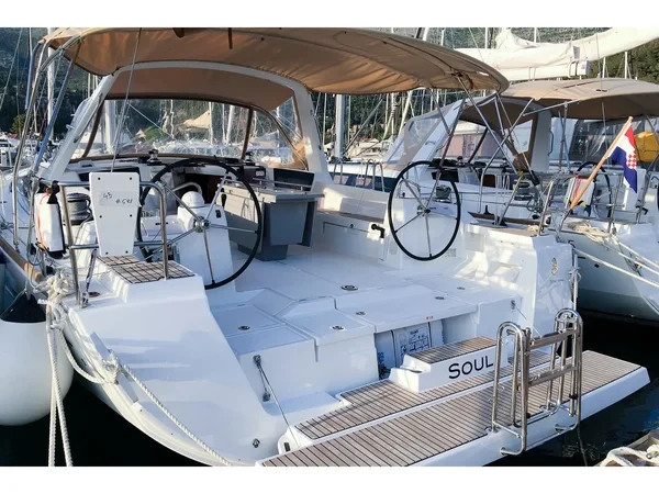 Oceanis 45 - Boatscribe.com
