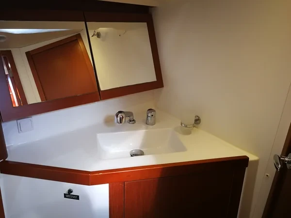 Oceanis 45 - Boatscribe.com