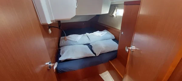 Oceanis 45 - Boatscribe.com
