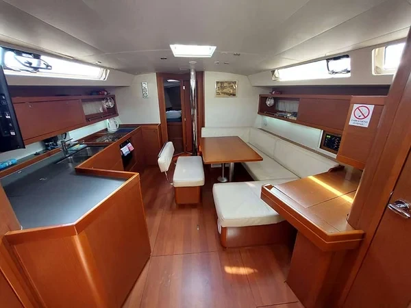 Oceanis 45 - Boatscribe.com
