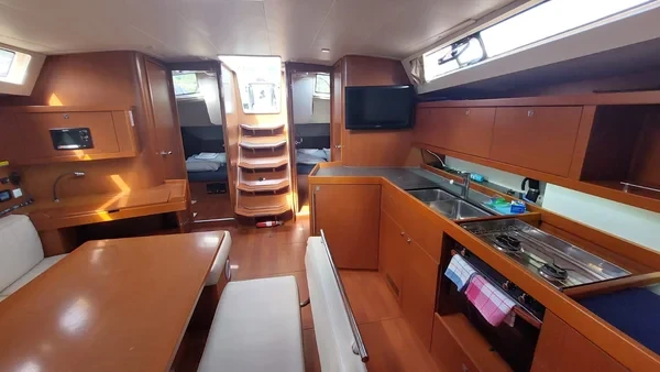 Oceanis 45 - Boatscribe.com