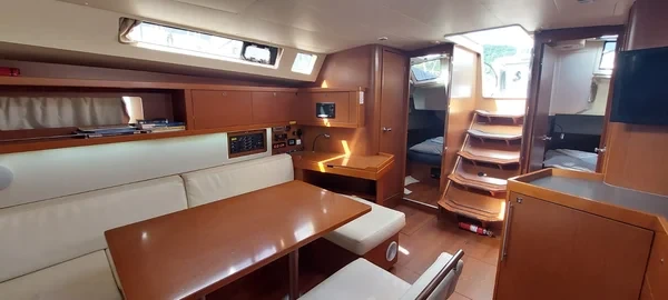 Oceanis 45 - Boatscribe.com