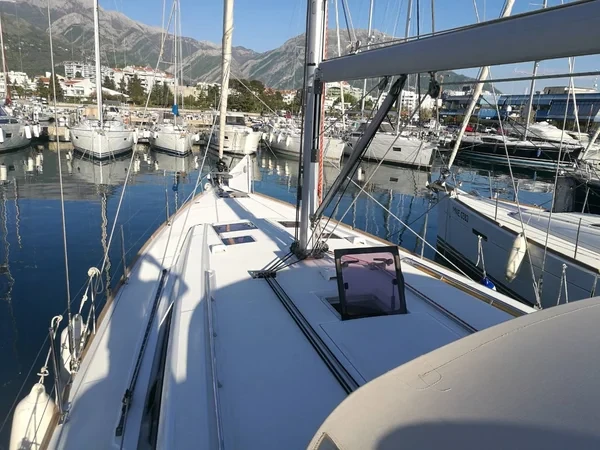 Oceanis 45 - Boatscribe.com