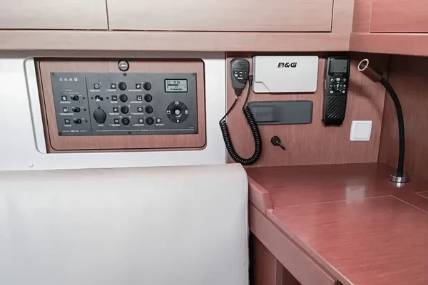 Oceanis 45 - Boatscribe.com