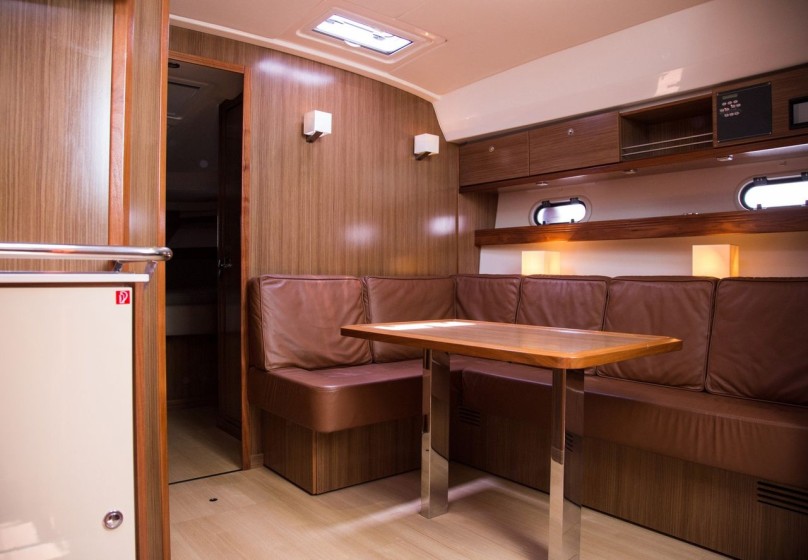 Bavaria 43 Sport - Boatscribe.com