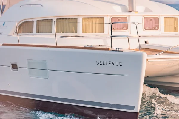 Lagoon 380 - Boatscribe.com