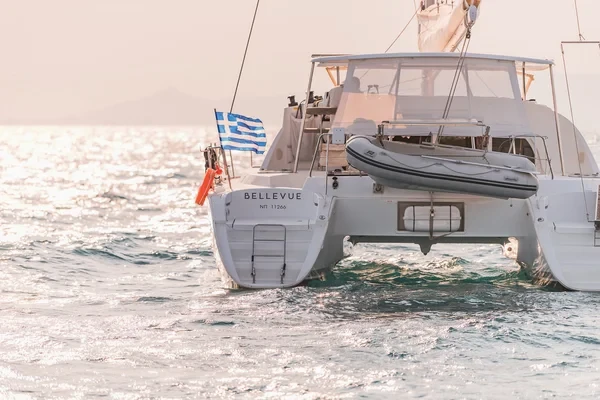 Lagoon 380 - Boatscribe.com