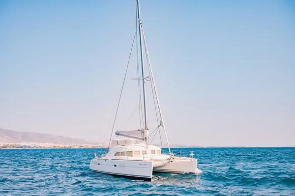 Lagoon 380 - Boatscribe.com