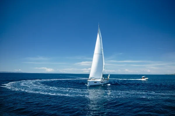 Cyclades 43.4 - Boatscribe.com