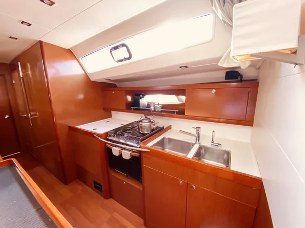Oceanis 50 - Boatscribe.com