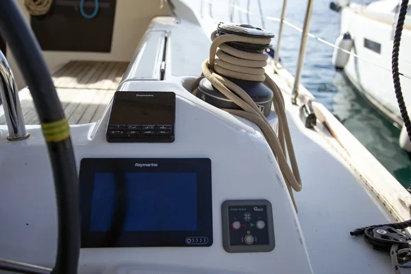 Dufour 412 GL - Boatscribe.com