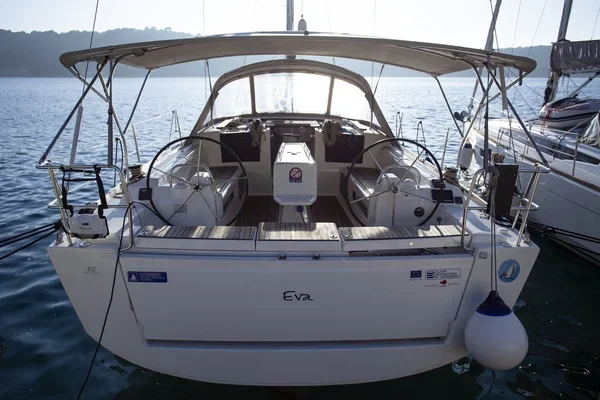 Dufour 412 GL - Boatscribe.com